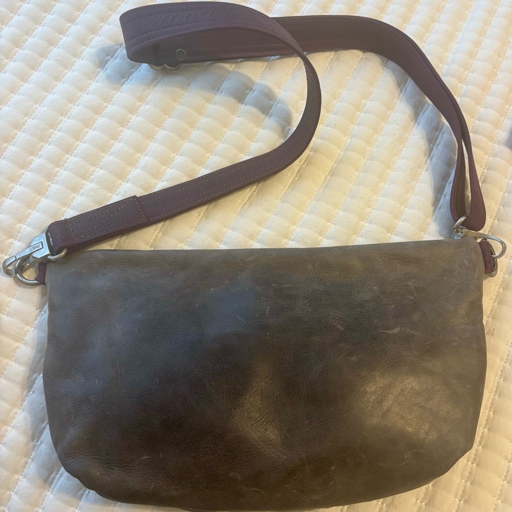 Rough & Tumble Small Custom Jenny in Graphite with Rustic Eggplant Strap 🩶💜 - Picture 3 of 8